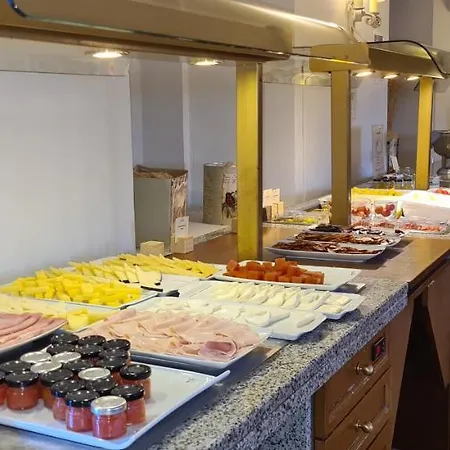 Hotel De Gredos 4*