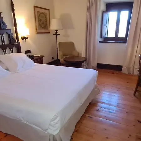 Hotel De Gredos