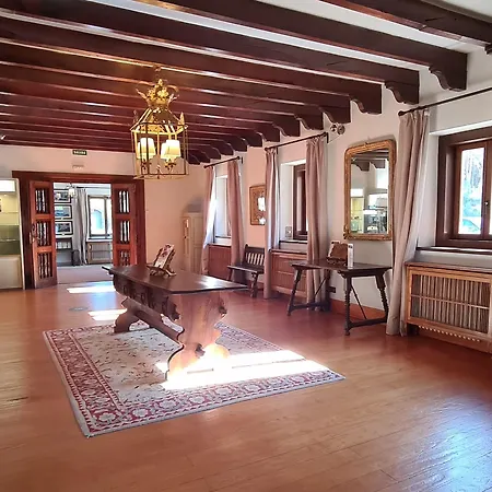 Hotel De Gredos 4*